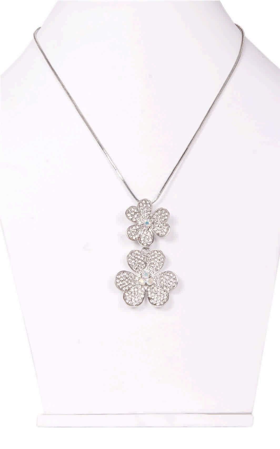 Indian Petals Rhinestones Studded Clover Leaf Design Imitation Fashion Metal Pendant with Long Chain for Girls