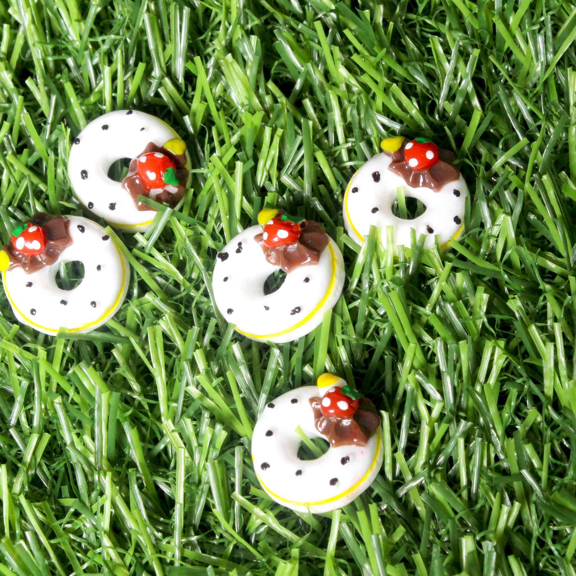 Beautiful Flat Base Donut shaped Cabochons for DIY Craft, Trousseau Packing or Decoration, White - Indian Petals